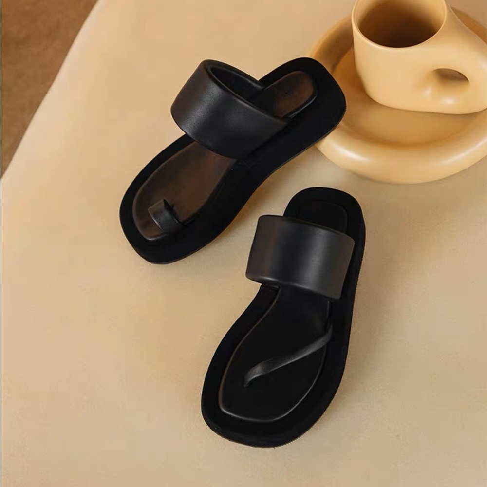 Black leather Sandals
